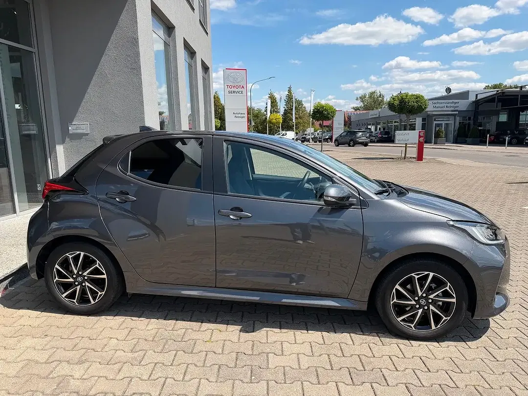 Toyota Yaris 1.5 VVT-i Style - Thumbnail 4