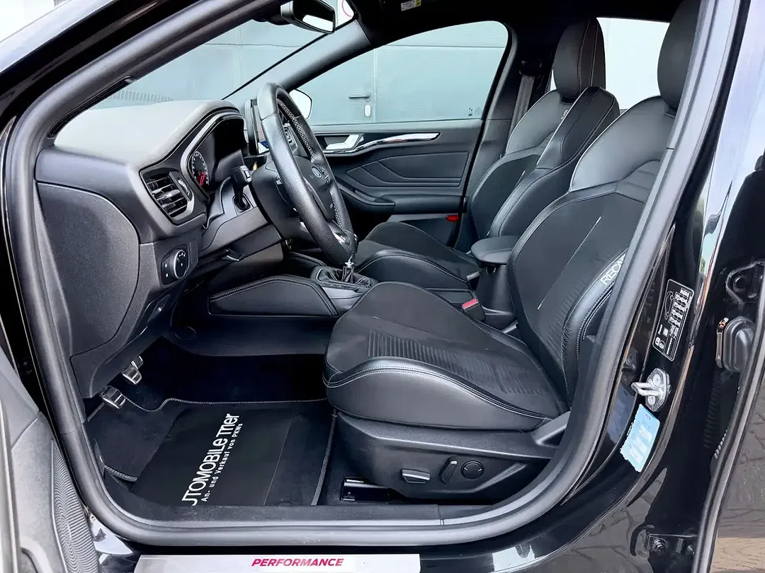 Ford Focus Performance ST-Line - Thumbnail 9