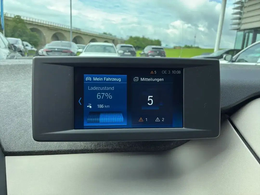 BMW i3 - Thumbnail 6