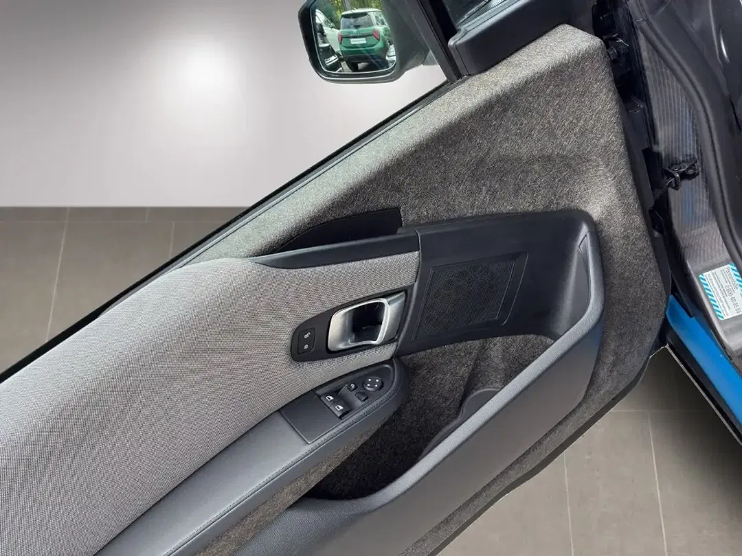 BMW i3 - Thumbnail 5