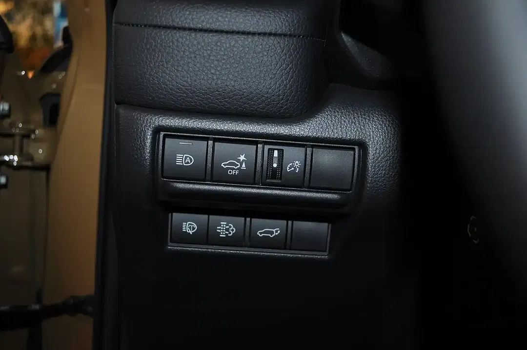 Toyota Land Cruiser 2.8 D-4D 4x4 Executive - Thumbnail 10