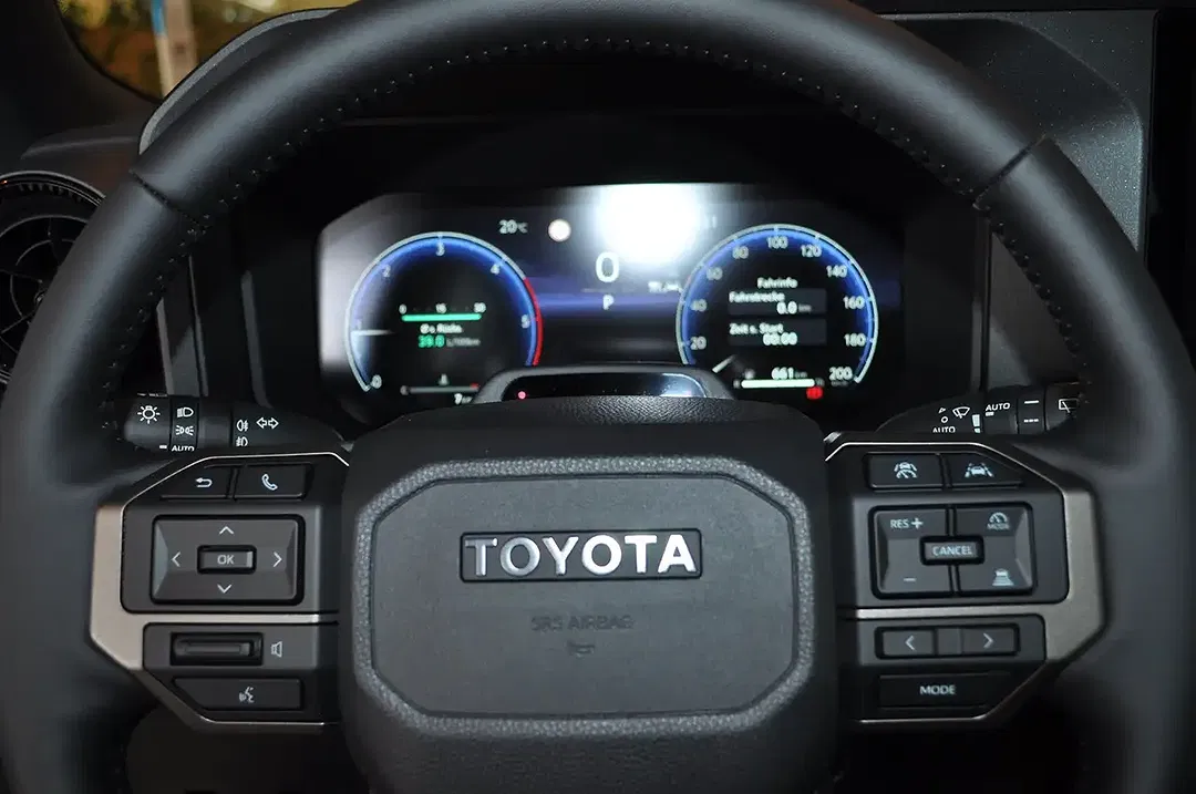 Toyota Land Cruiser 2.8 D-4D 4x4 Executive - Thumbnail 11