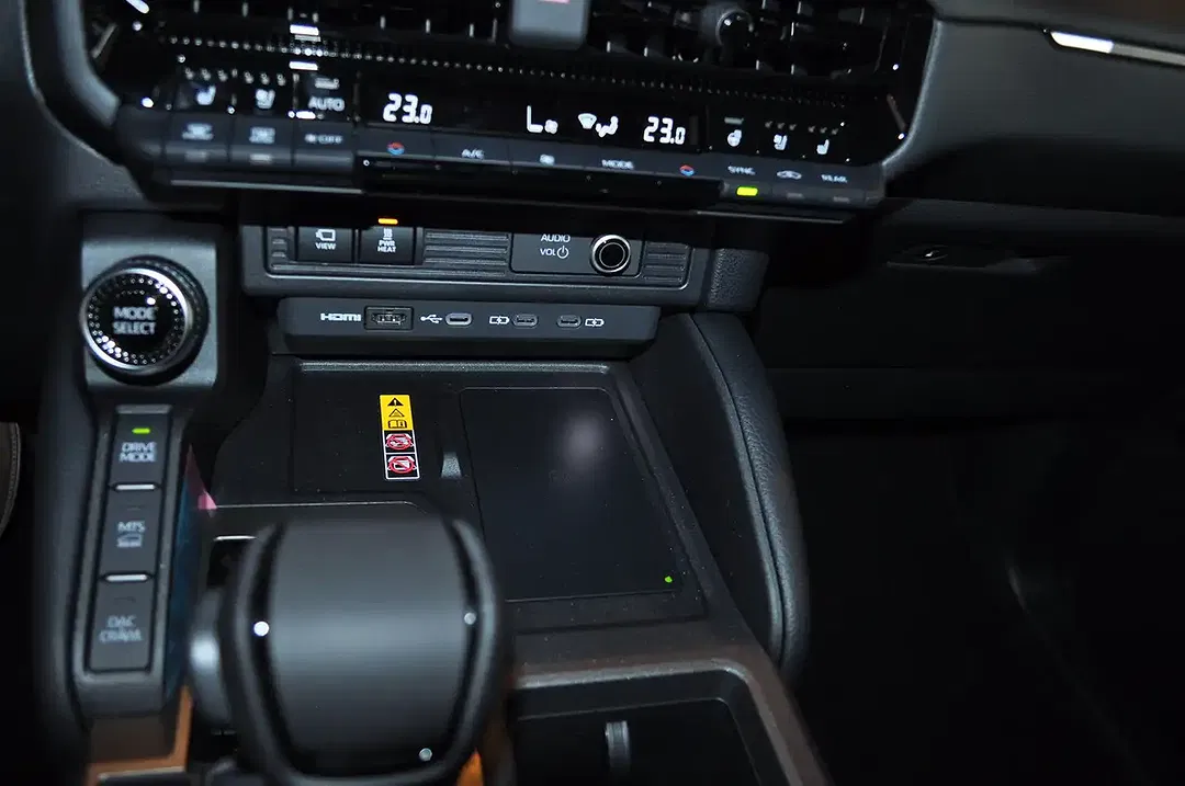 Toyota Land Cruiser 2.8 D-4D 4x4 Executive - Thumbnail 14