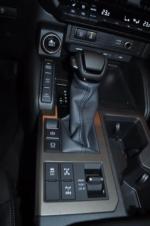 Toyota Land Cruiser 2.8 D-4D 4x4 Executive - foto 15