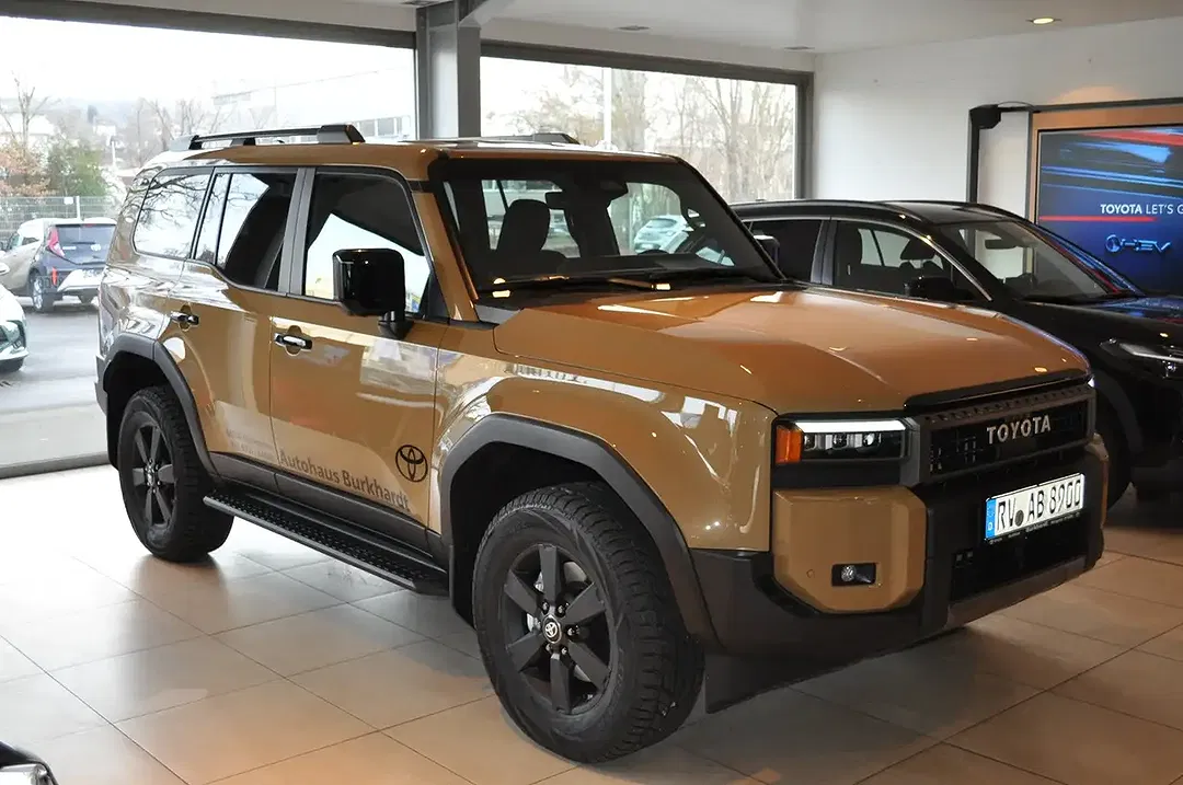 Toyota Land Cruiser 2.8 D-4D 4x4 Executive - foto 2