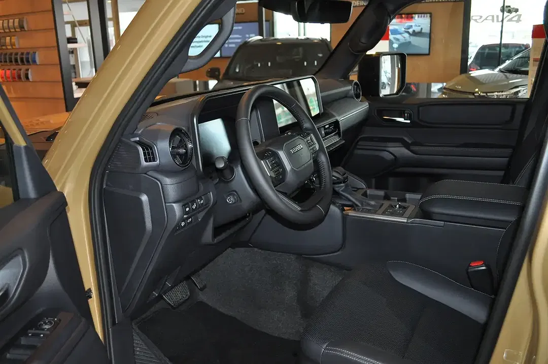 Toyota Land Cruiser 2.8 D-4D 4x4 Executive - Thumbnail 5