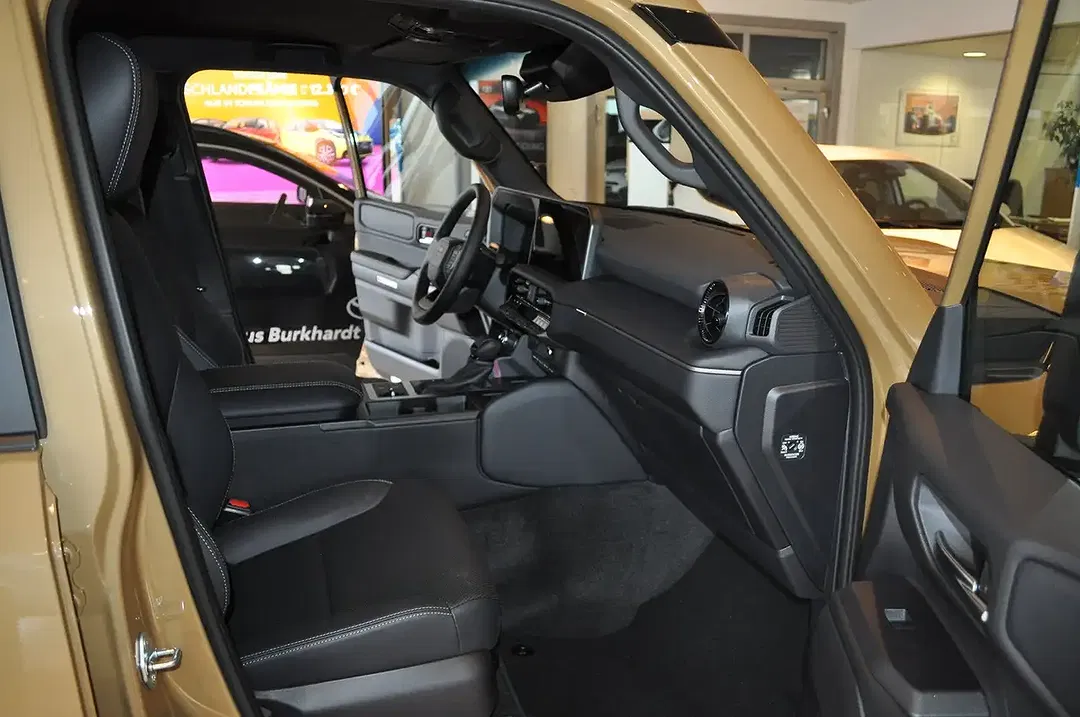 Toyota Land Cruiser 2.8 D-4D 4x4 Executive - Thumbnail 6