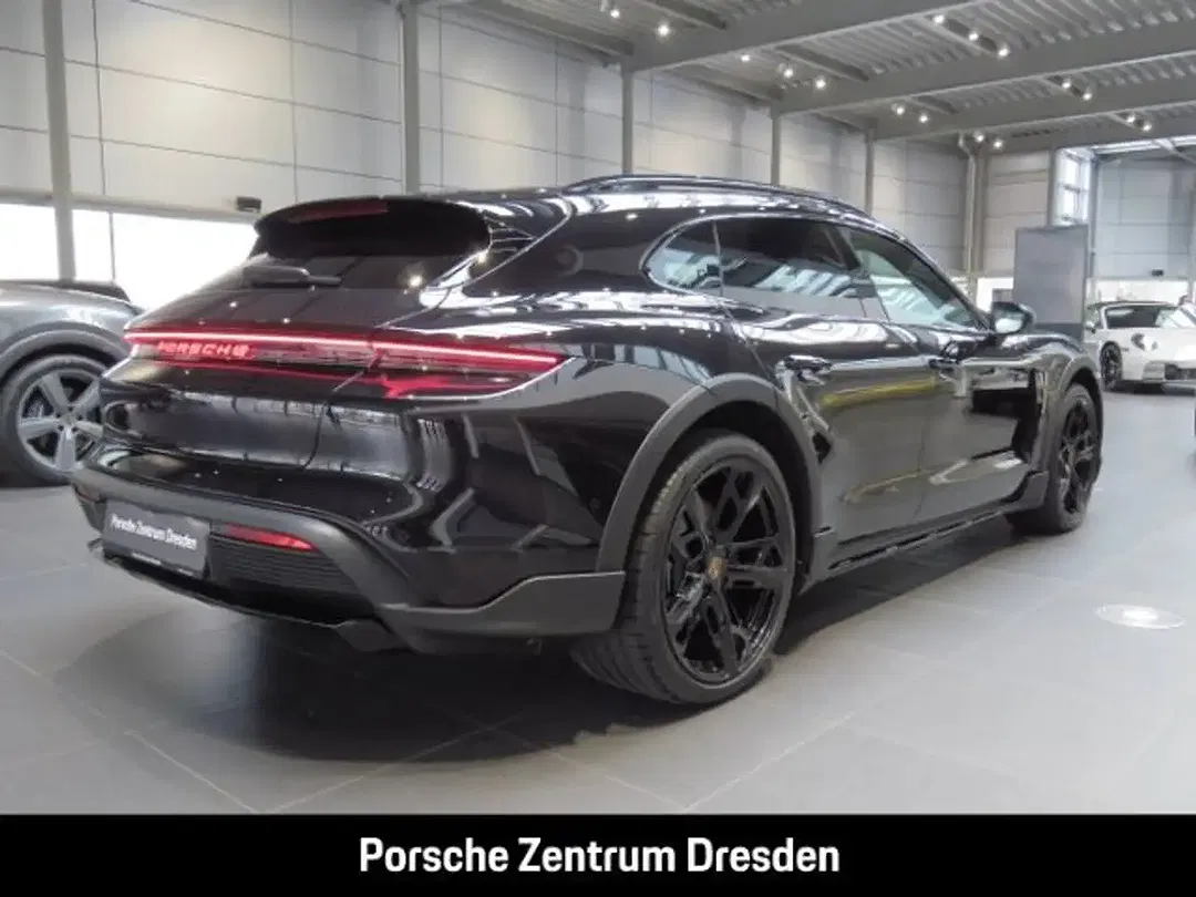 Porsche Taycan Cross Turismo - Thumbnail 10