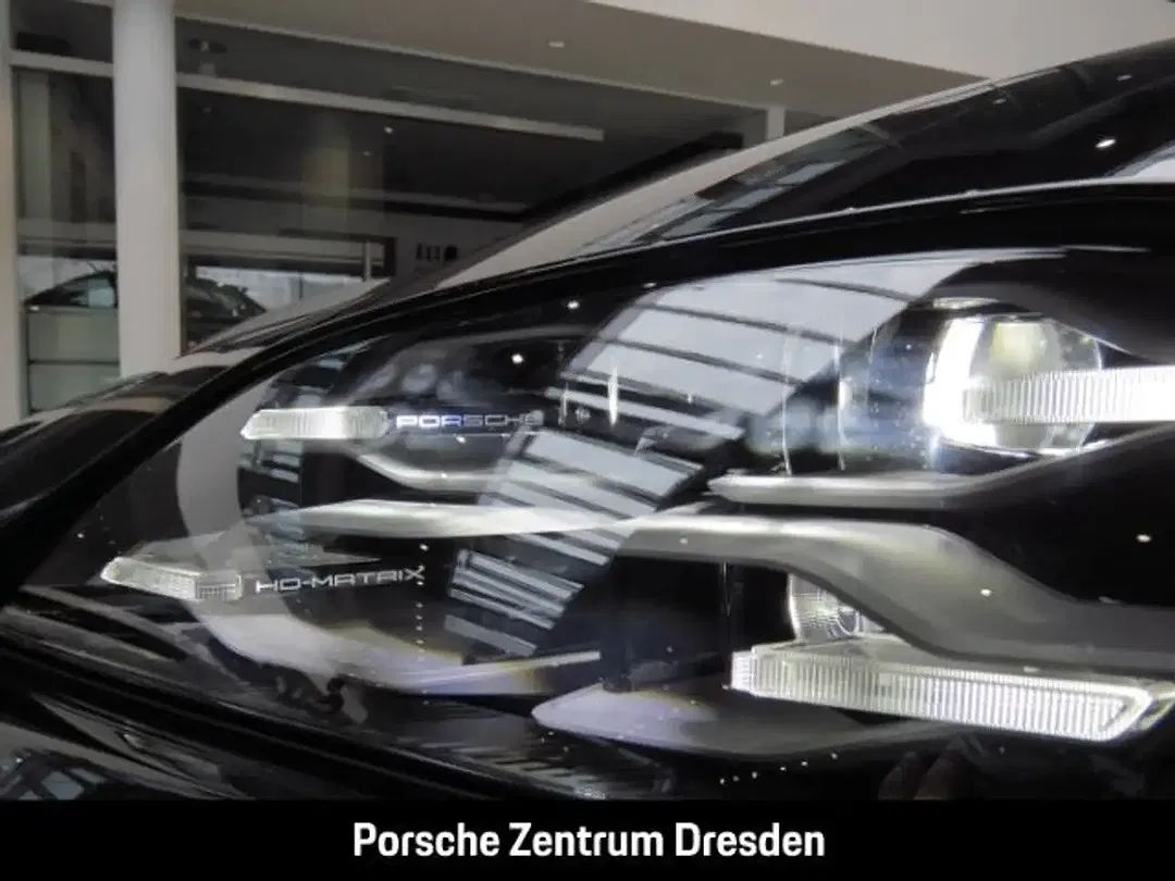 Porsche Taycan Cross Turismo - Thumbnail 12