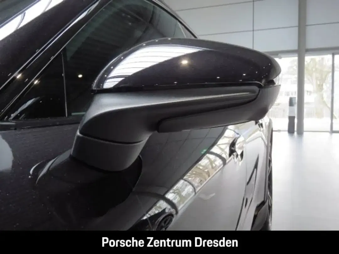Porsche Taycan Cross Turismo - Thumbnail 14