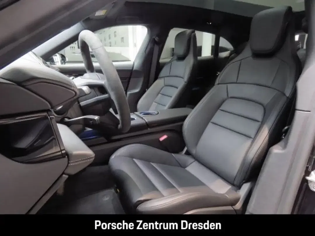 Porsche Taycan Cross Turismo - Thumbnail 5