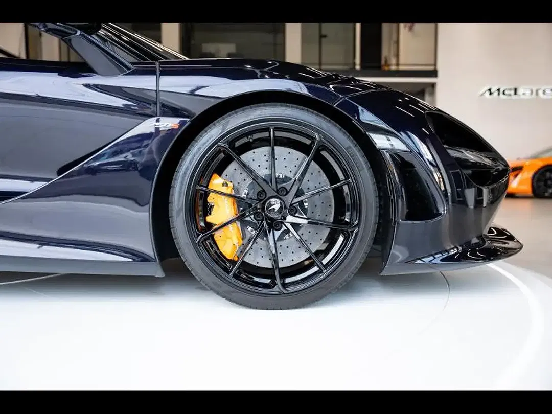 McLaren 750S Spider - Thumbnail 11