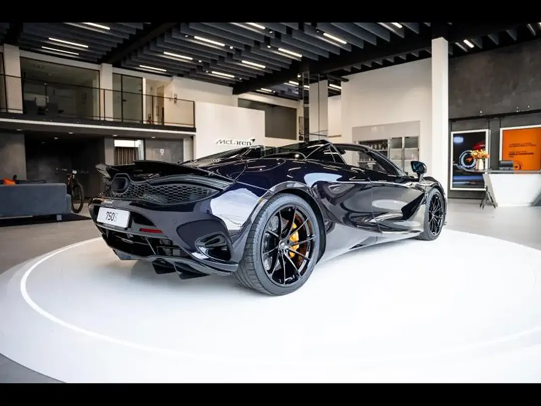 McLaren 750S Spider - Thumbnail 14