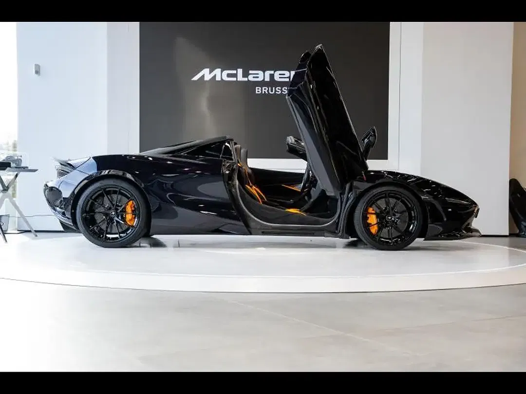 McLaren 750S Spider - Thumbnail 3