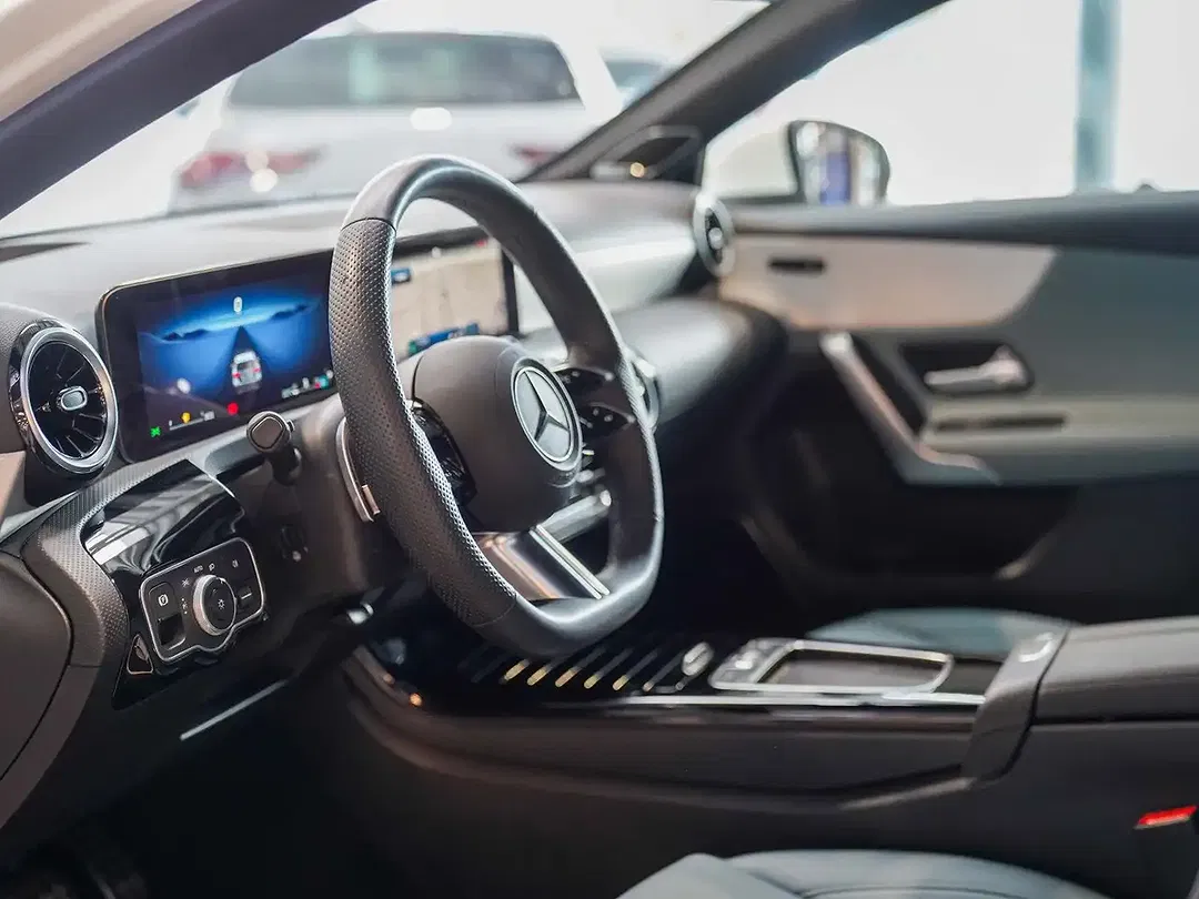 Mercedes-Benz A 200 Burmester AMG Line - Thumbnail 11