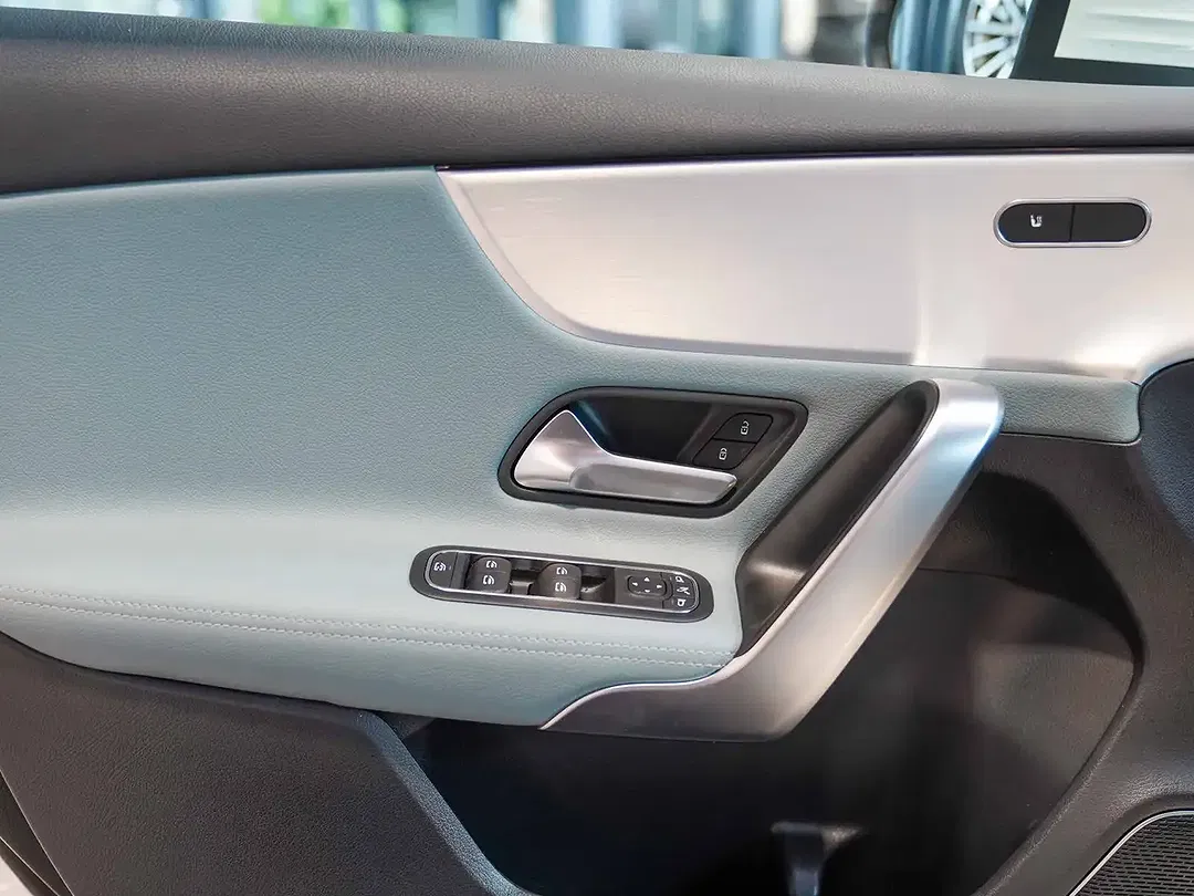 Mercedes-Benz A 200 Burmester AMG Line - Thumbnail 12