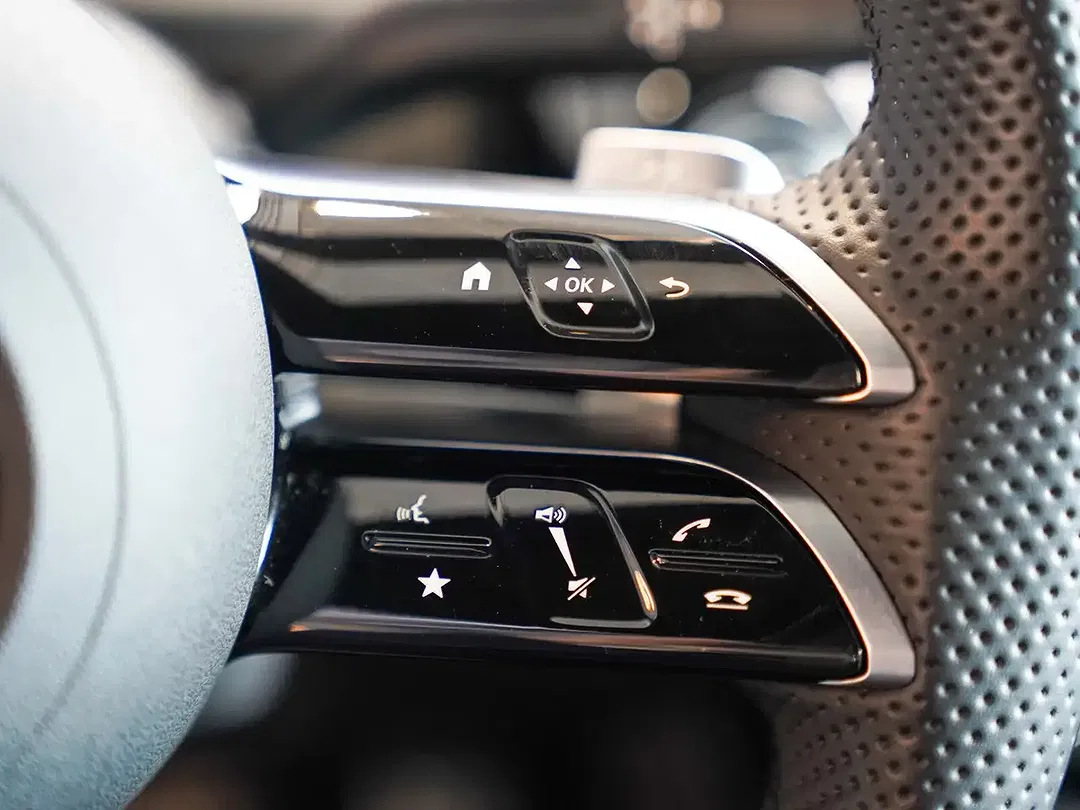 Mercedes-Benz A 200 Burmester AMG Line - Thumbnail 15