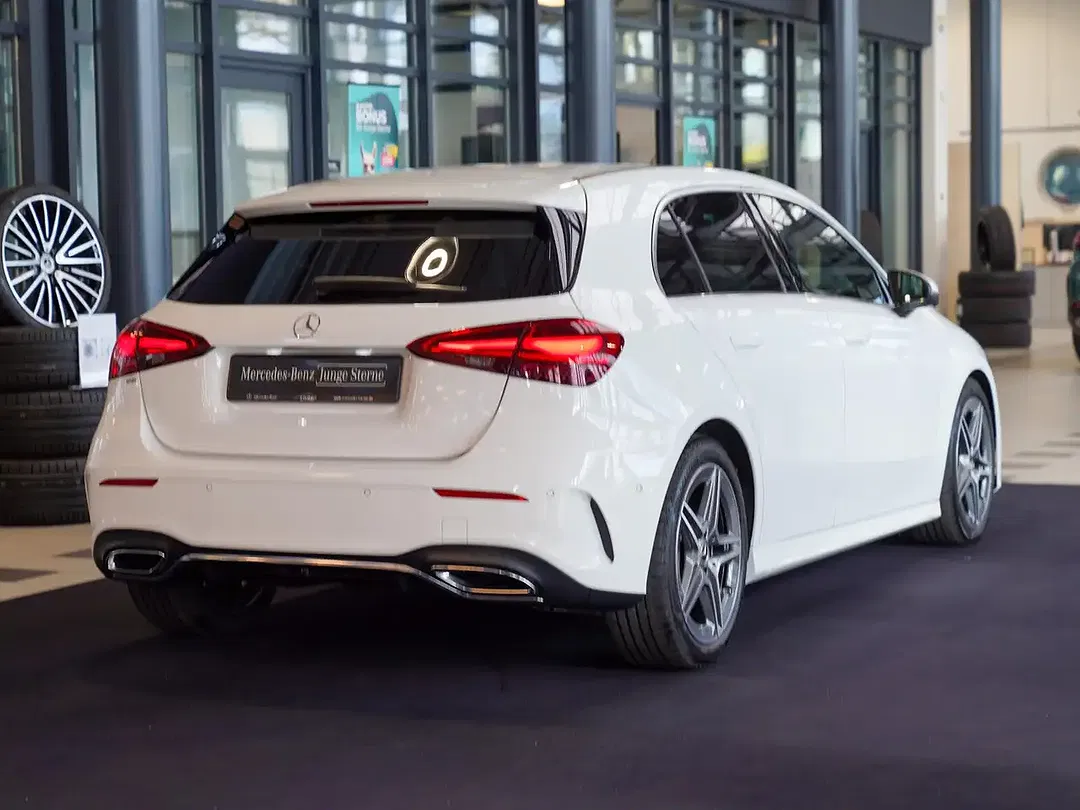 Mercedes-Benz A 200 Burmester AMG Line - Thumbnail 2