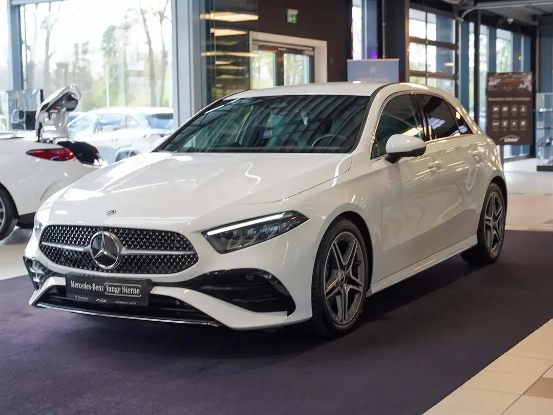 Mercedes-Benz A 200 Burmester AMG Line - Thumbnail 3