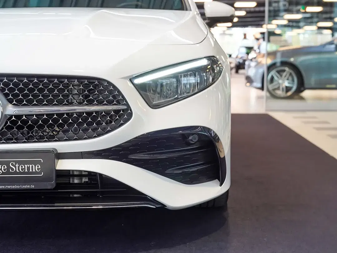 Mercedes-Benz A 200 Burmester AMG Line - Thumbnail 4