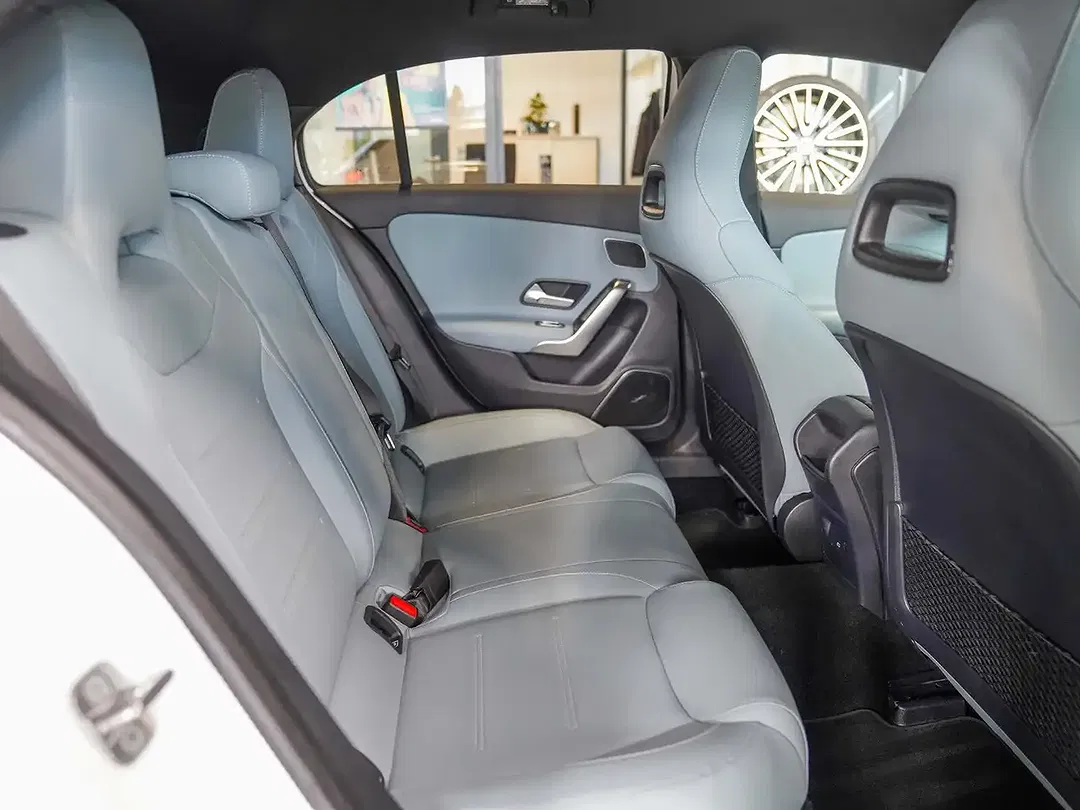 Mercedes-Benz A 200 Burmester AMG Line - Thumbnail 7