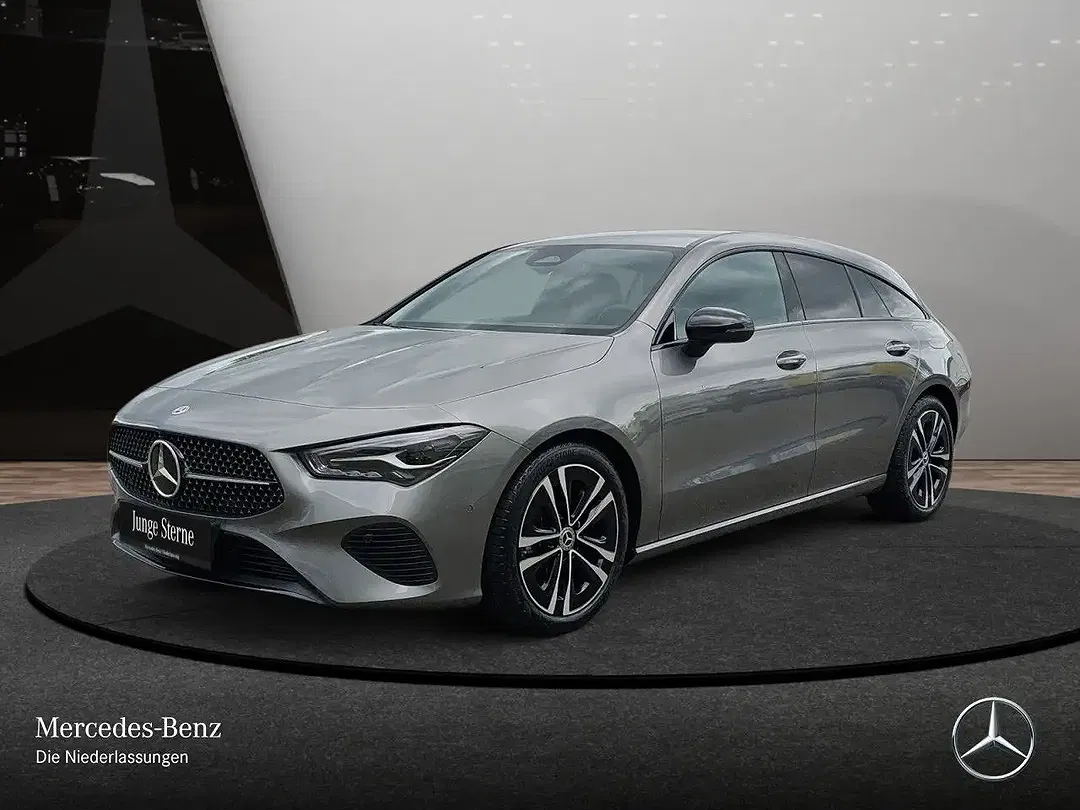 Mercedes-Benz CLA 180 Progressive Night - Thumbnail 1
