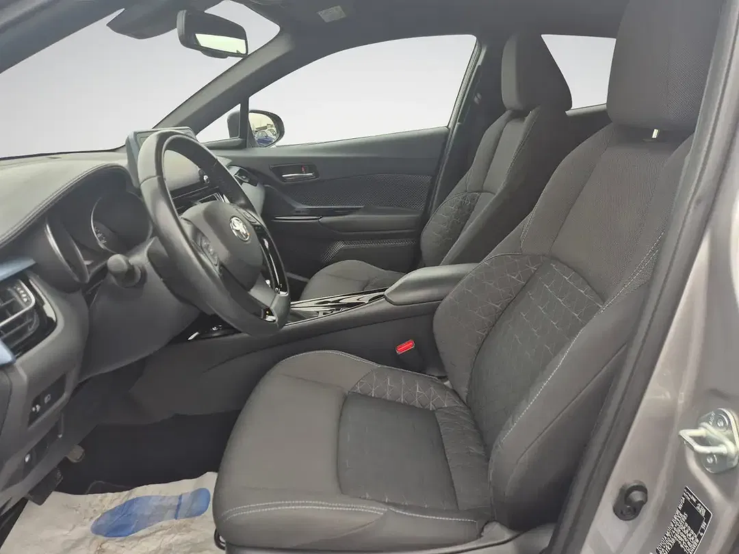 Toyota C-HR - Thumbnail 9