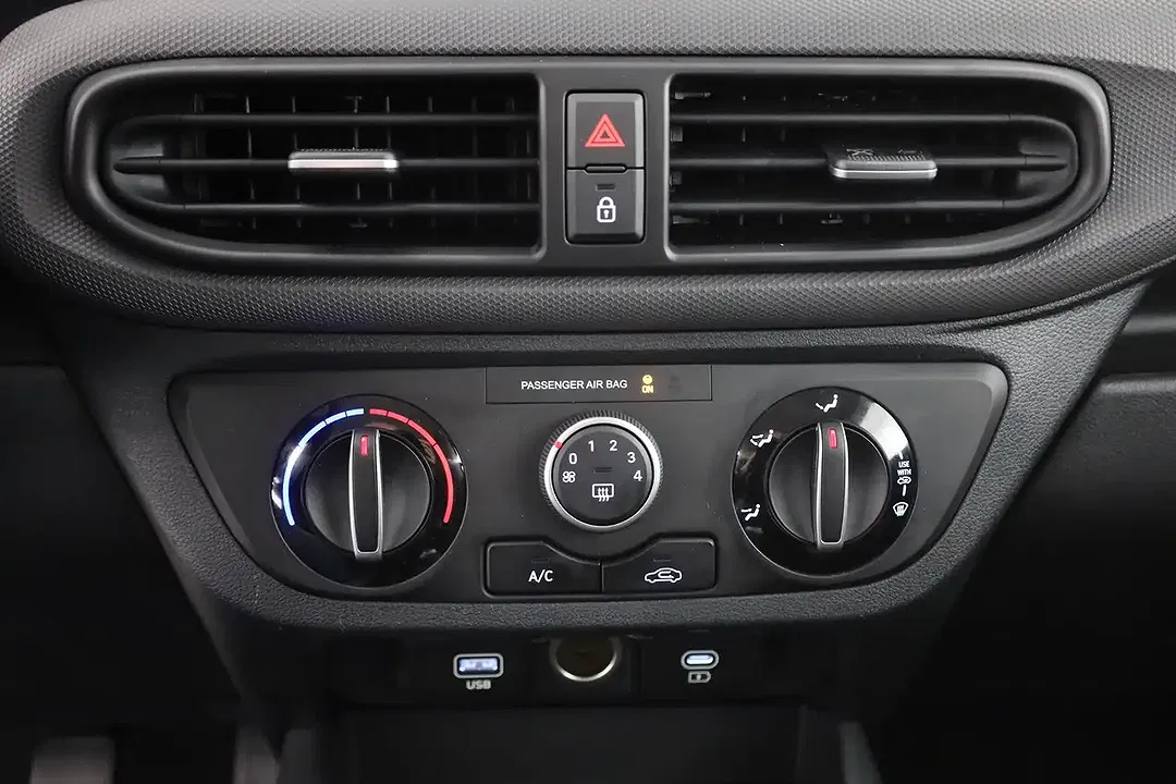Hyundai i10 1.0 - Thumbnail 11