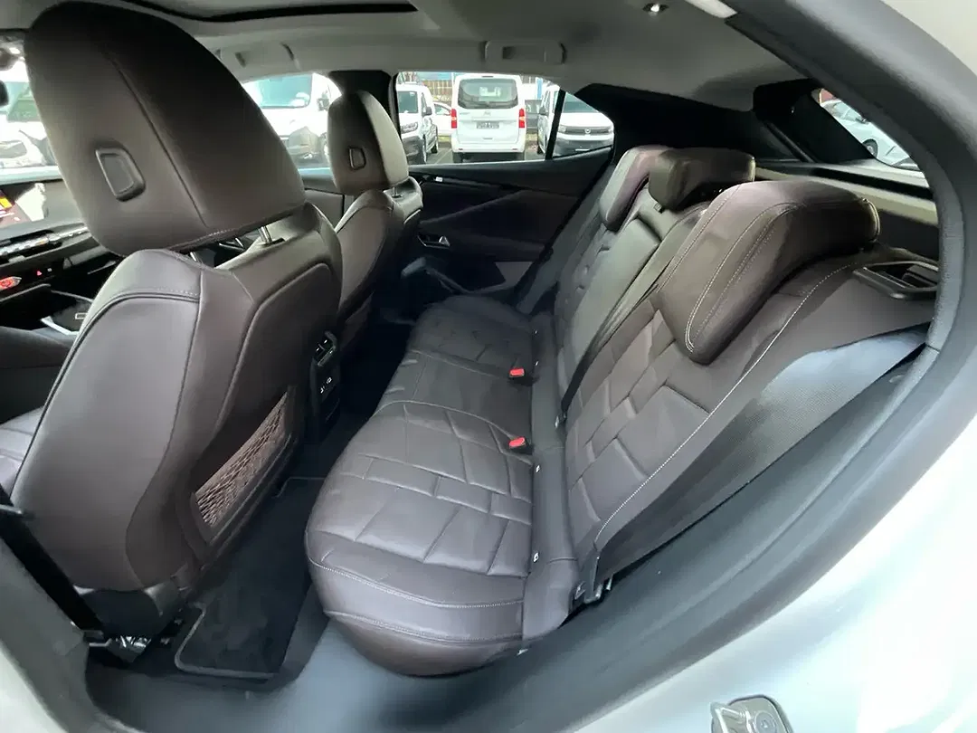 DS Automobiles DS 4 - Thumbnail 13