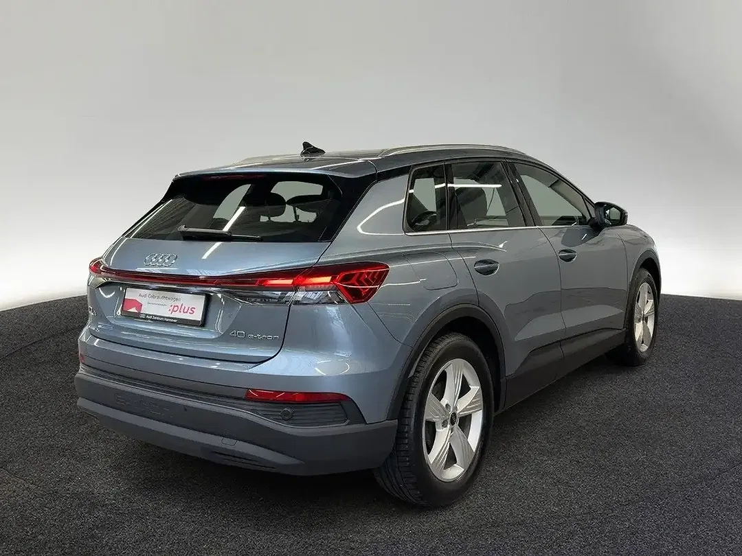 Audi Q4 e-tron 40 - Thumbnail 3