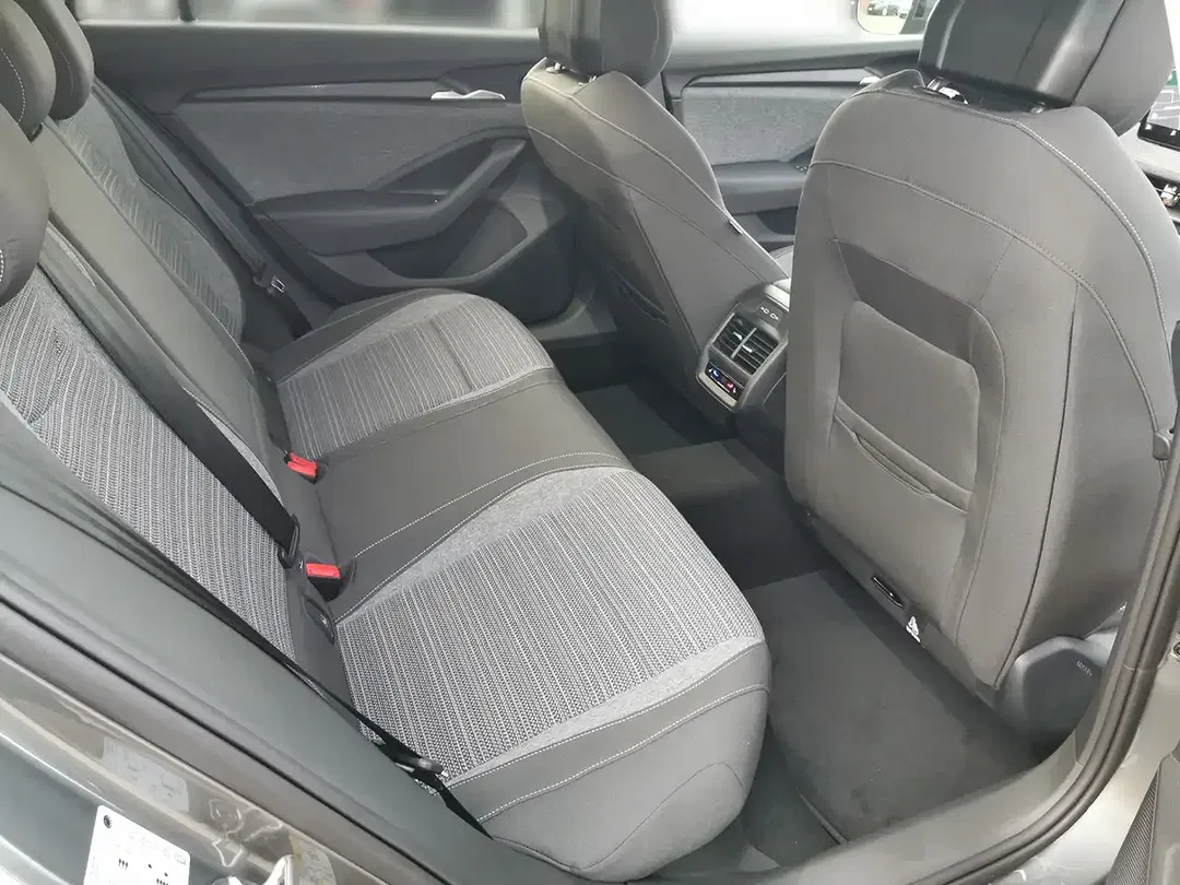 Skoda Superb 1.5 TSI iV DSG Combi Selection - Thumbnail 10