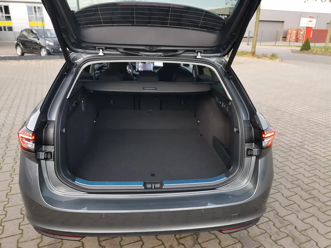 Skoda Superb 1.5 TSI iV DSG Combi Selection - Thumbnail 6