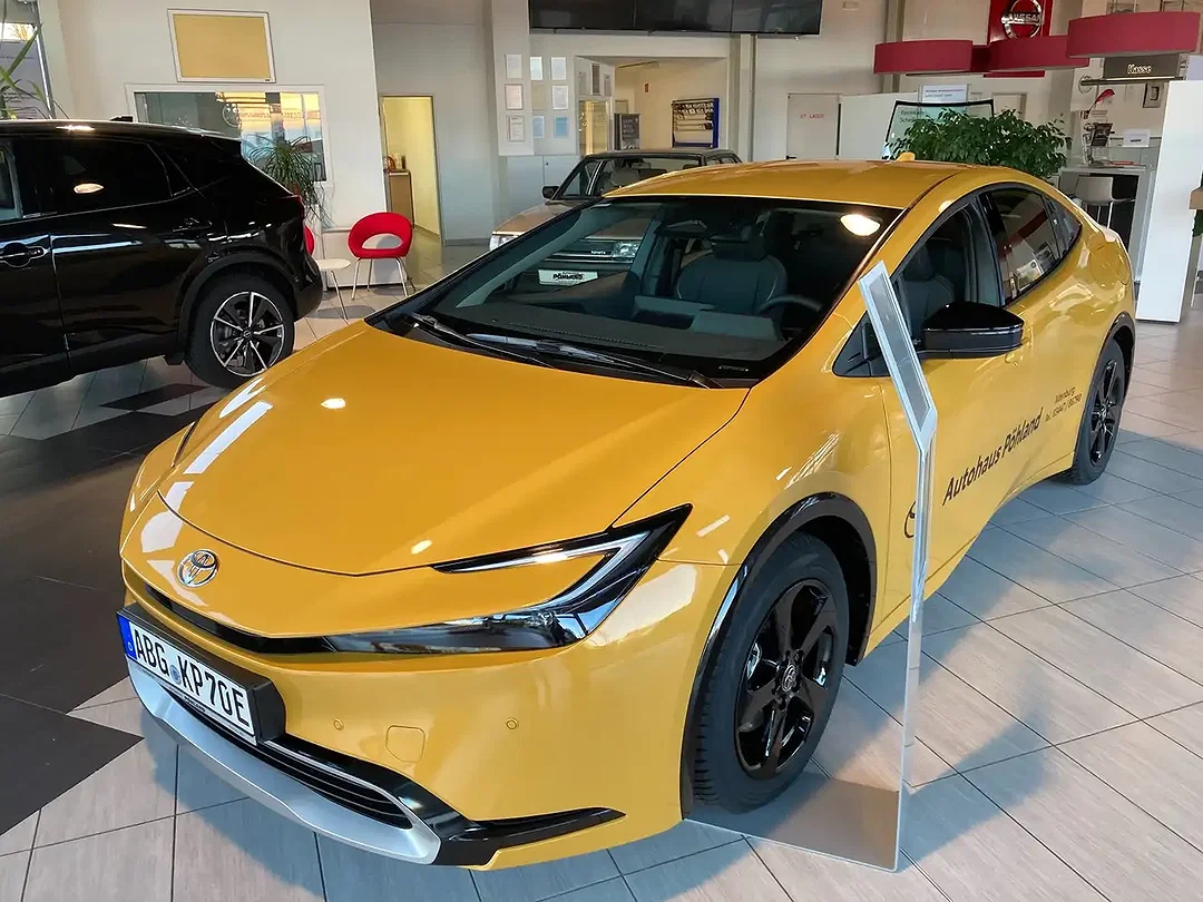 Toyota Prius PHEV Executive - Afbeelding 1
