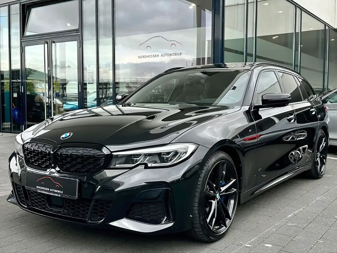 BMW M3 xDrive M Touring - Thumbnail 1
