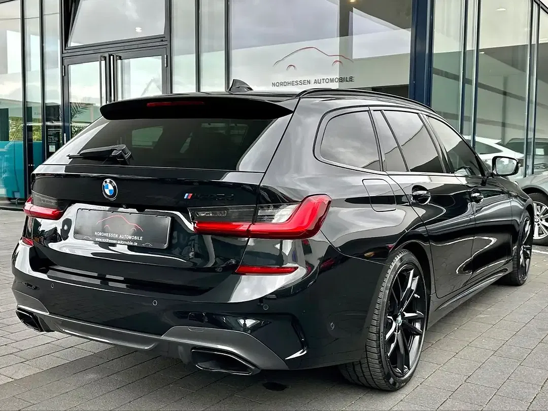 BMW M3 xDrive M Touring - Thumbnail 4
