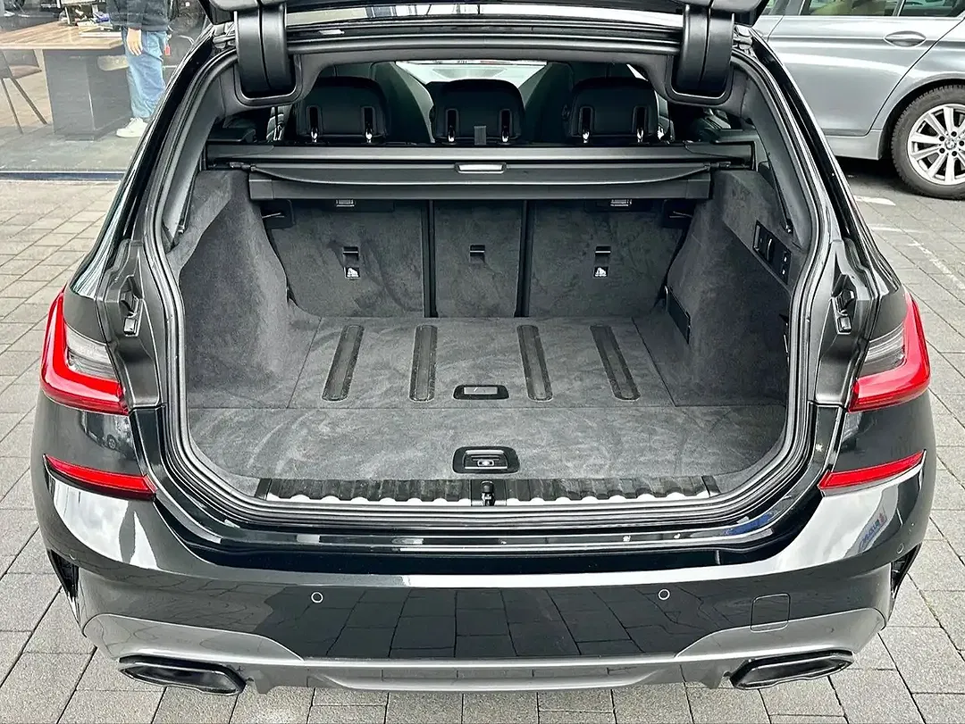 BMW M3 xDrive M Touring - Thumbnail 8