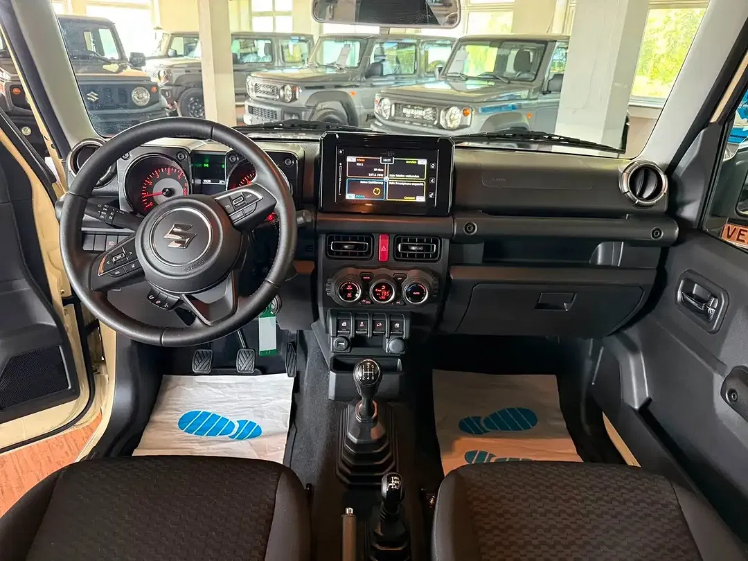 Suzuki Jimny 1.5 AllGrip Comfort+ - Thumbnail 11