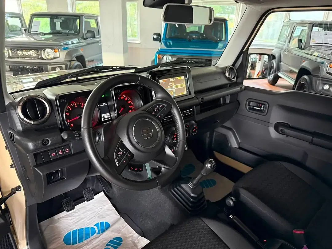 Suzuki Jimny 1.5 AllGrip Comfort+ - Thumbnail 13