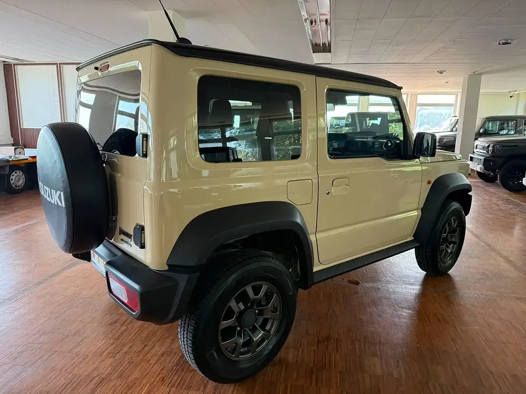 Suzuki Jimny 1.5 AllGrip Comfort+ - Thumbnail 20