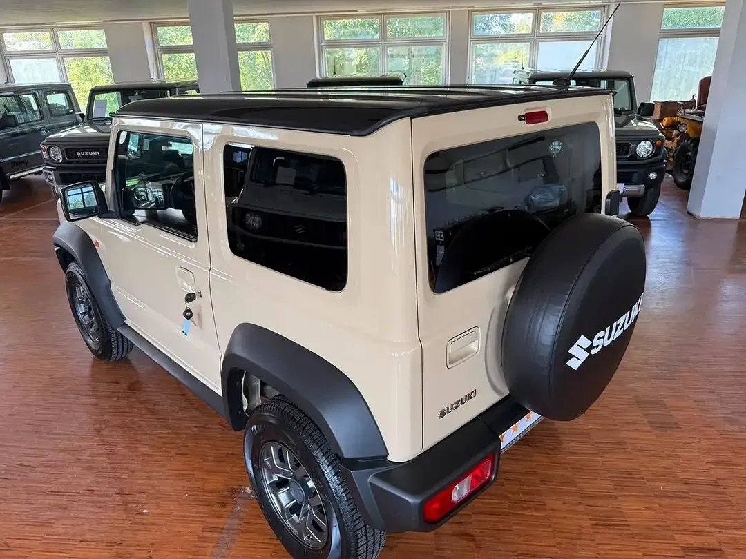 Suzuki Jimny 1.5 AllGrip Comfort+ - Thumbnail 22