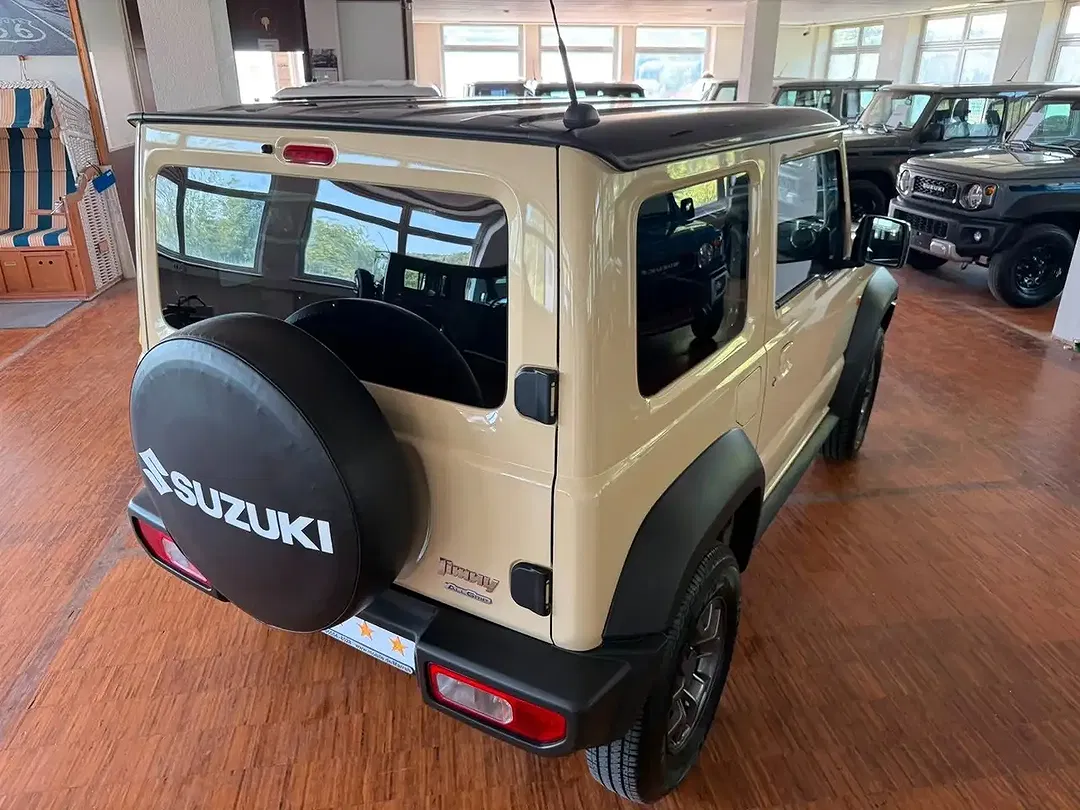 Suzuki Jimny 1.5 AllGrip Comfort+ - foto 23