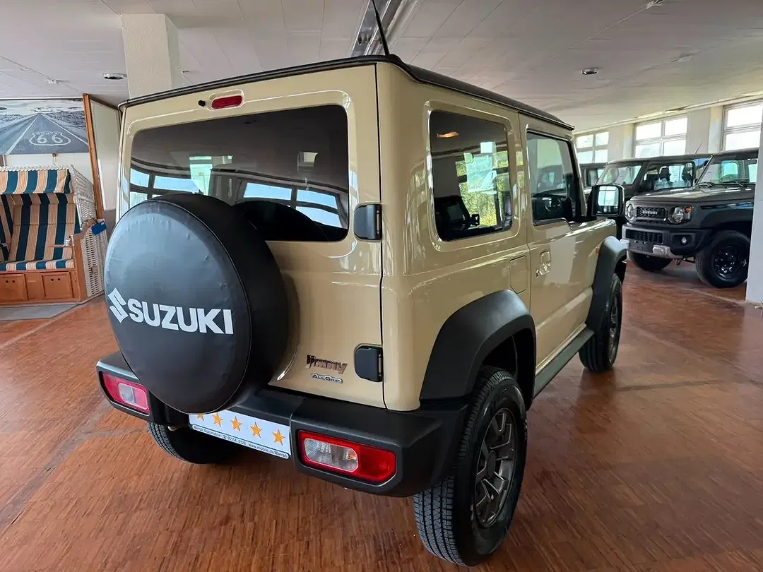 Suzuki Jimny 1.5 AllGrip Comfort+ - Thumbnail 4