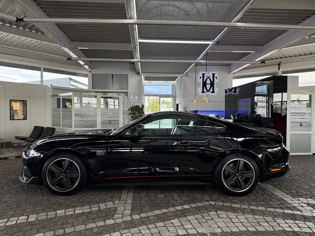 Ford Mustang - Thumbnail 14