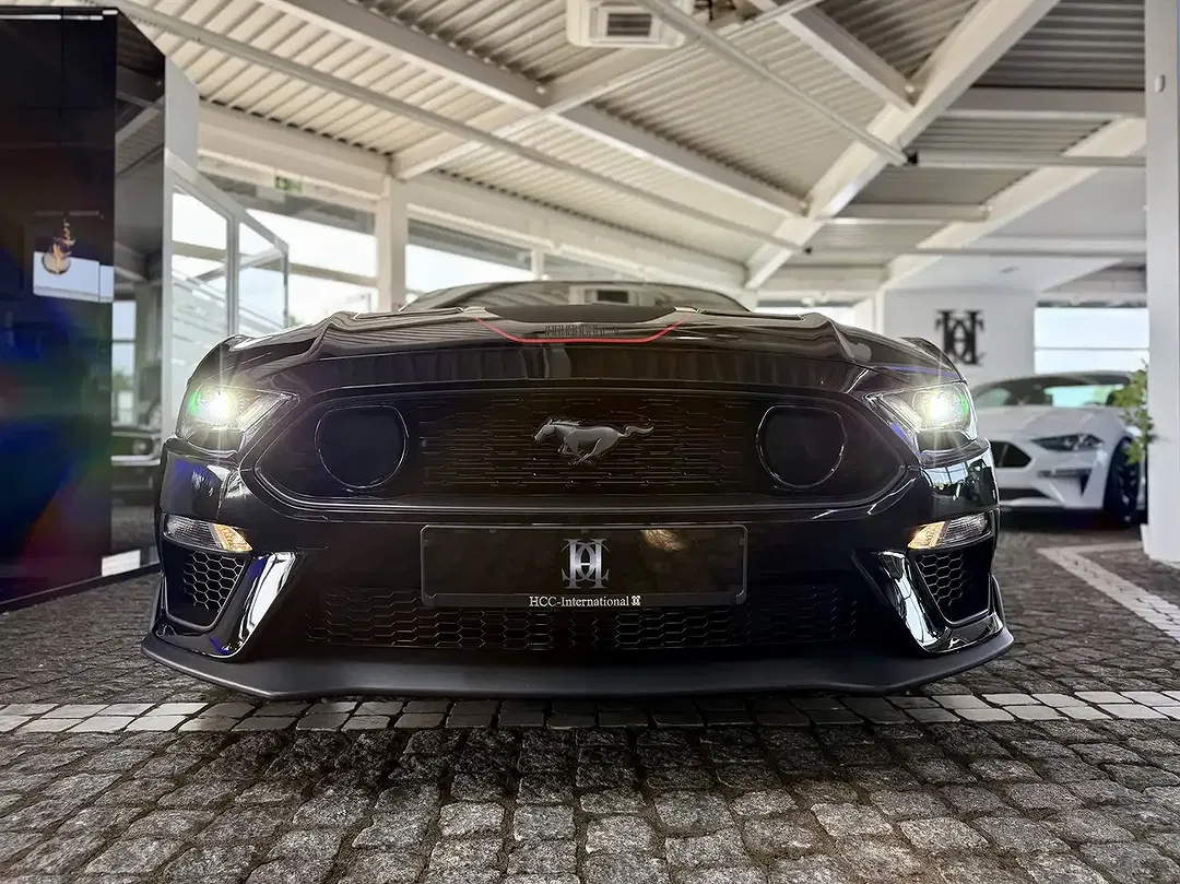Ford Mustang - Thumbnail 3