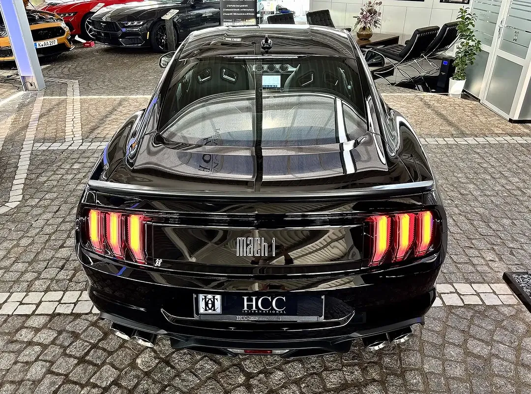 Ford Mustang - Thumbnail 6