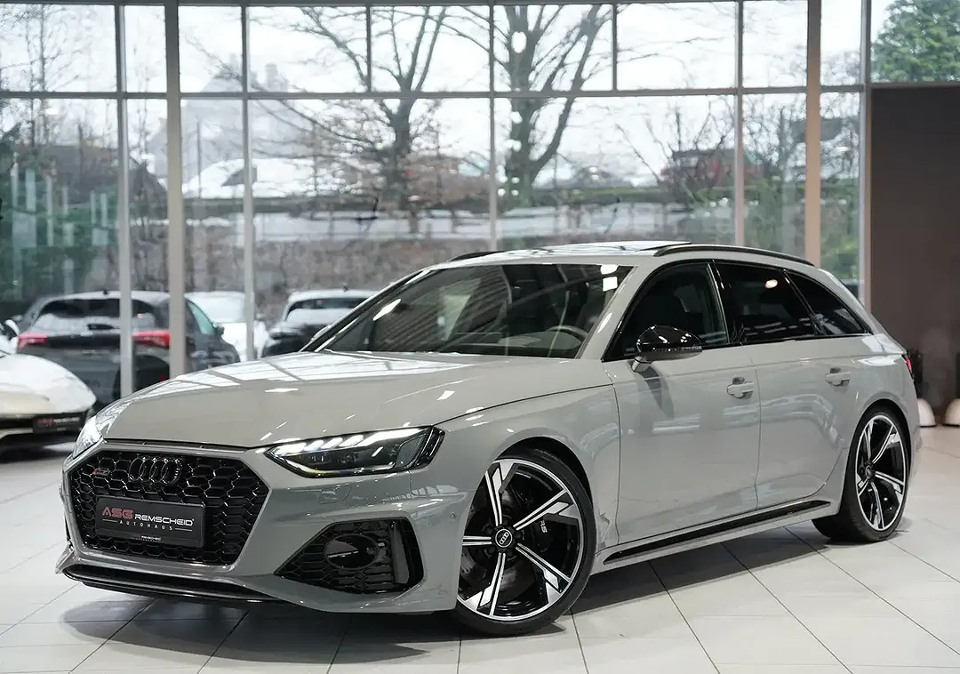 Audi RS4 RS Avant - foto 1