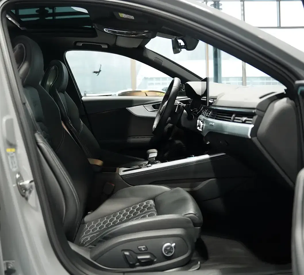 Audi RS4 RS Avant - foto 15