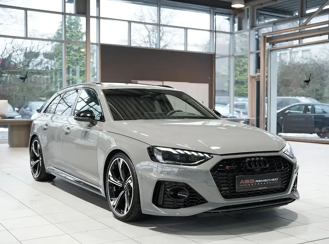 Audi RS4 RS Avant - Thumbnail 5