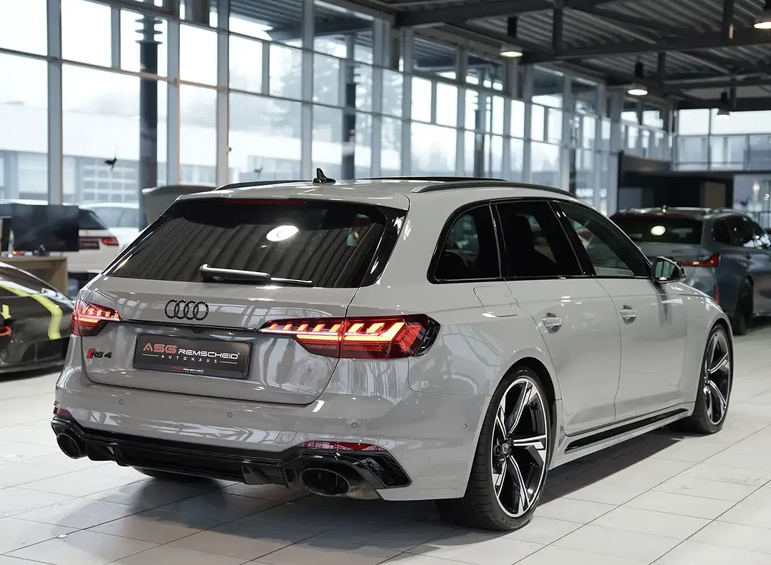 Audi RS4 RS Avant - Thumbnail 7