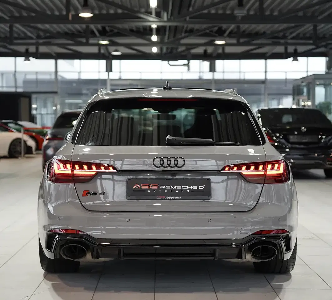 Audi RS4 RS Avant - Thumbnail 8